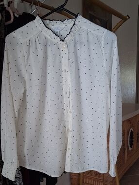 Time and Tru White Button-Front Blouse with Navy Micro Dots